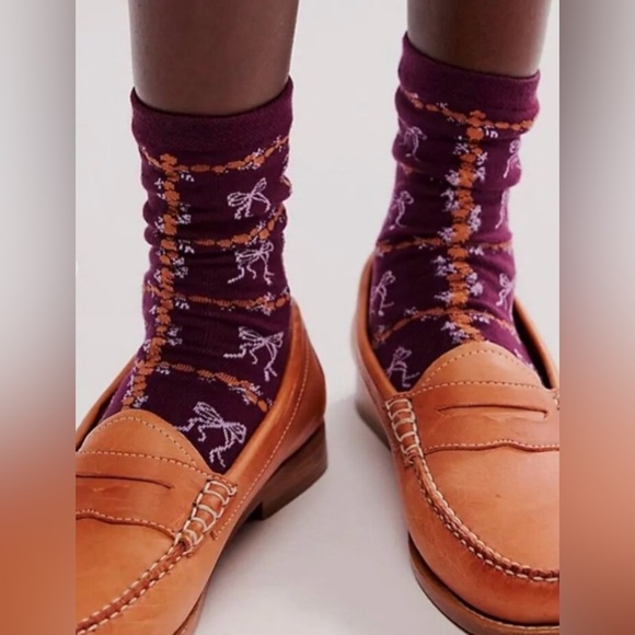Free People Accessories - NWT Free People Tie a Bow Ankle Socks in Raspberry Ice Rose 🥀 New Accessories